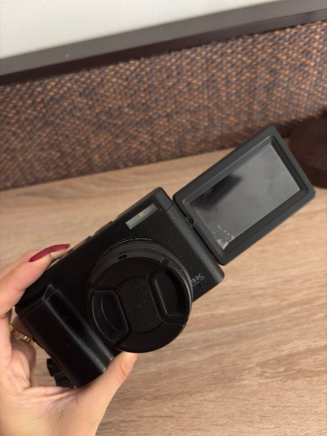 Cámara digital compacta negra