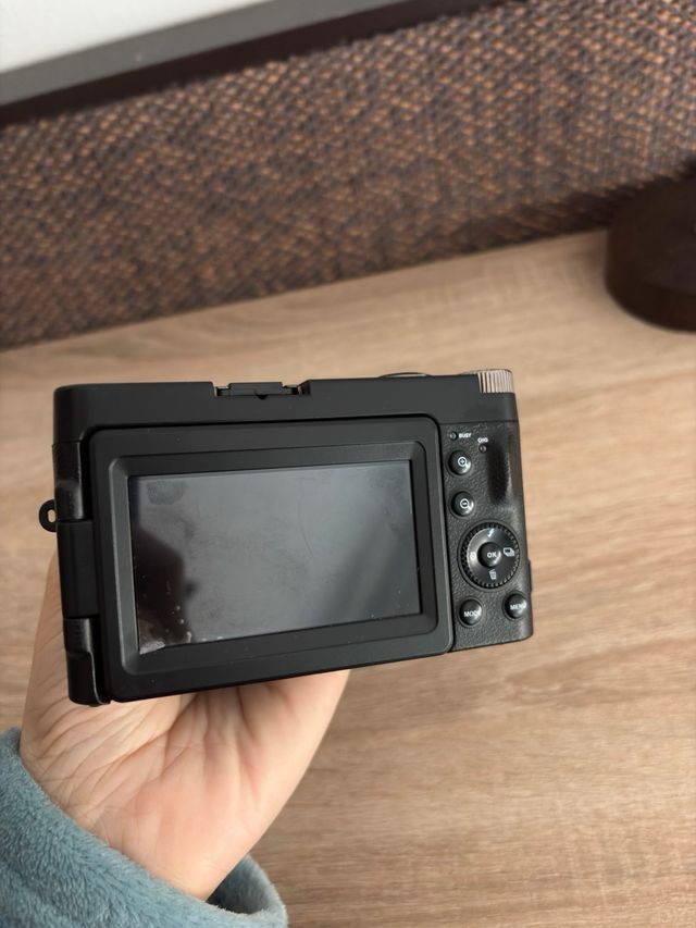 Cámara digital compacta negra