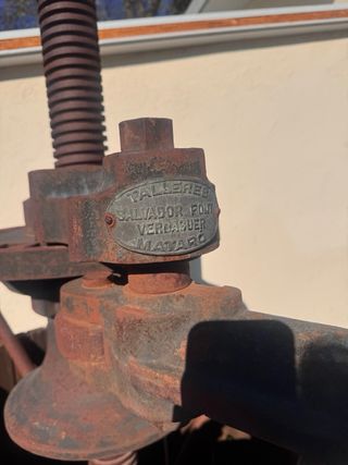 Prensa de vino tradicional de madera