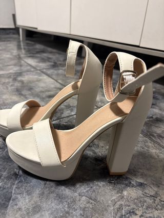 Zapatos de tacón blancos plataforma sin usar