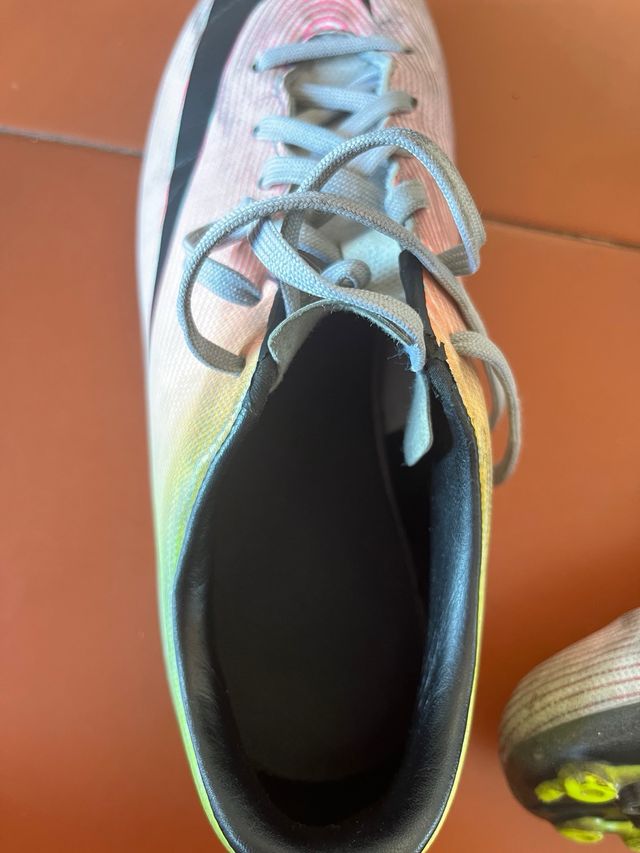 Botas de fútbol Nike niño talla 37.5