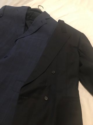 Dos chaquetas de vestir