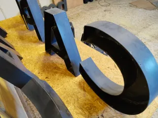 Letras metál grandes decorativas