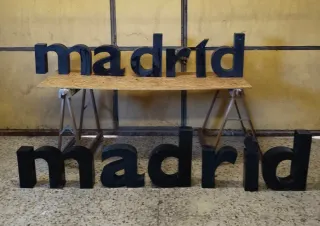 Letras metál grandes decorativas