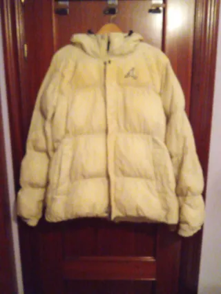 Cazadora Jordan Invierno Talla G . Abriga Mucho