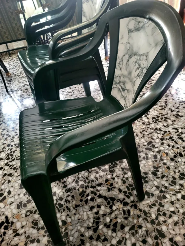 Cadeiras de jardim. 4 unidades