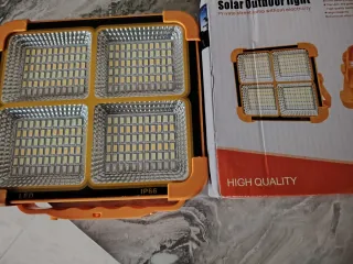 Luce LED Solare Portatile Ricaricabile