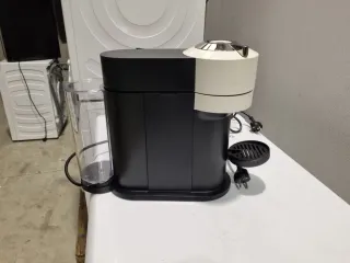 Cafetera Nespresso De'Longhi Vertuo Next
