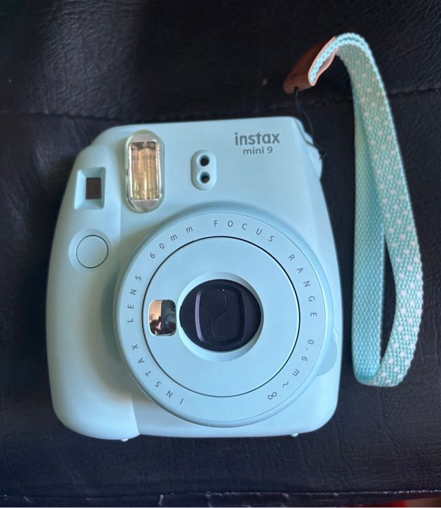 Cámara Instax Mini 9 Azul + Funda + cartuchos