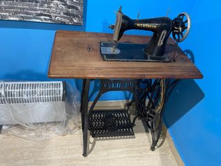 Máquina de coser antigua Wertheim