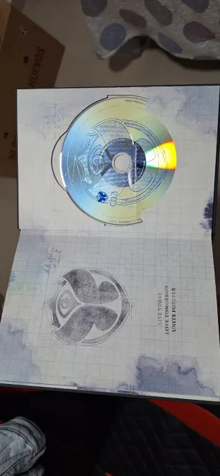 Libro tomorrowland con 3 cds