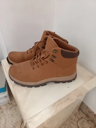 Stivaletti uomo marroni