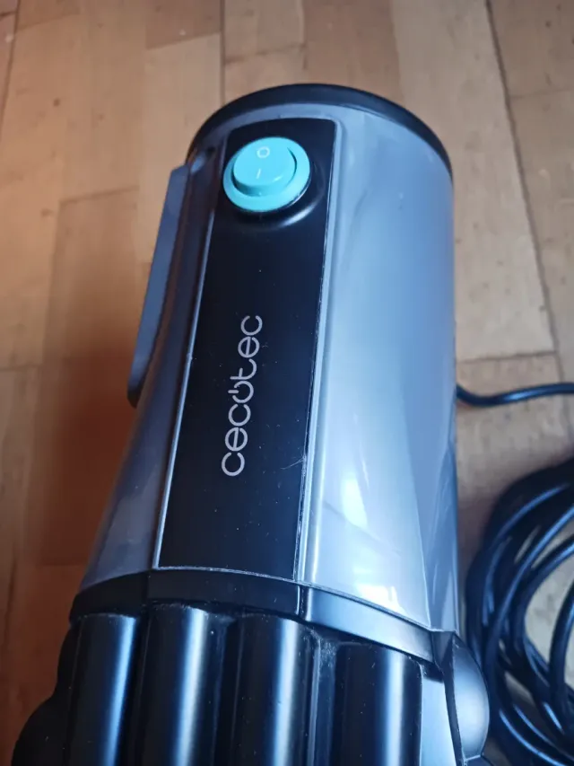 Aspirador Cecotec Conga Thunderbrush 560