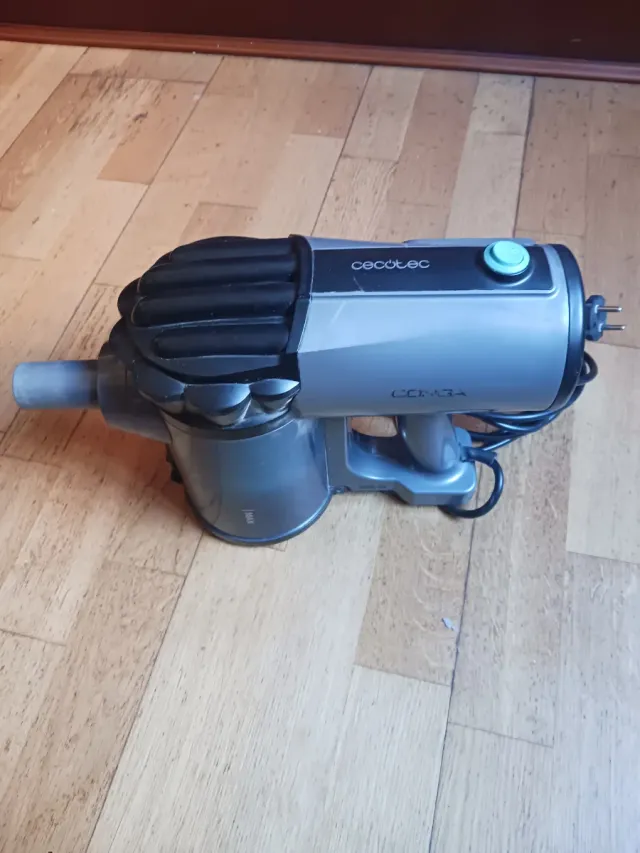 Aspirador Cecotec Conga Thunderbrush 560