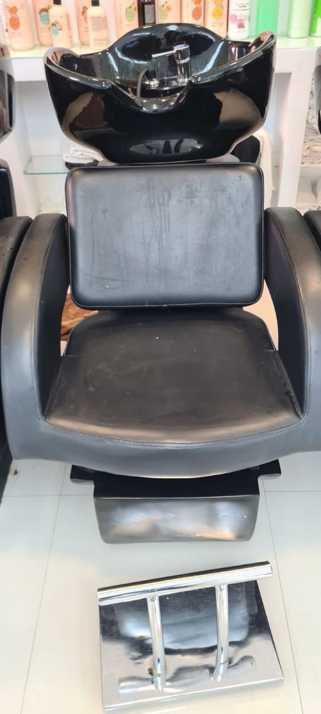 GRATIS 6 Sillones de peluquería + 3 Lavacabezas