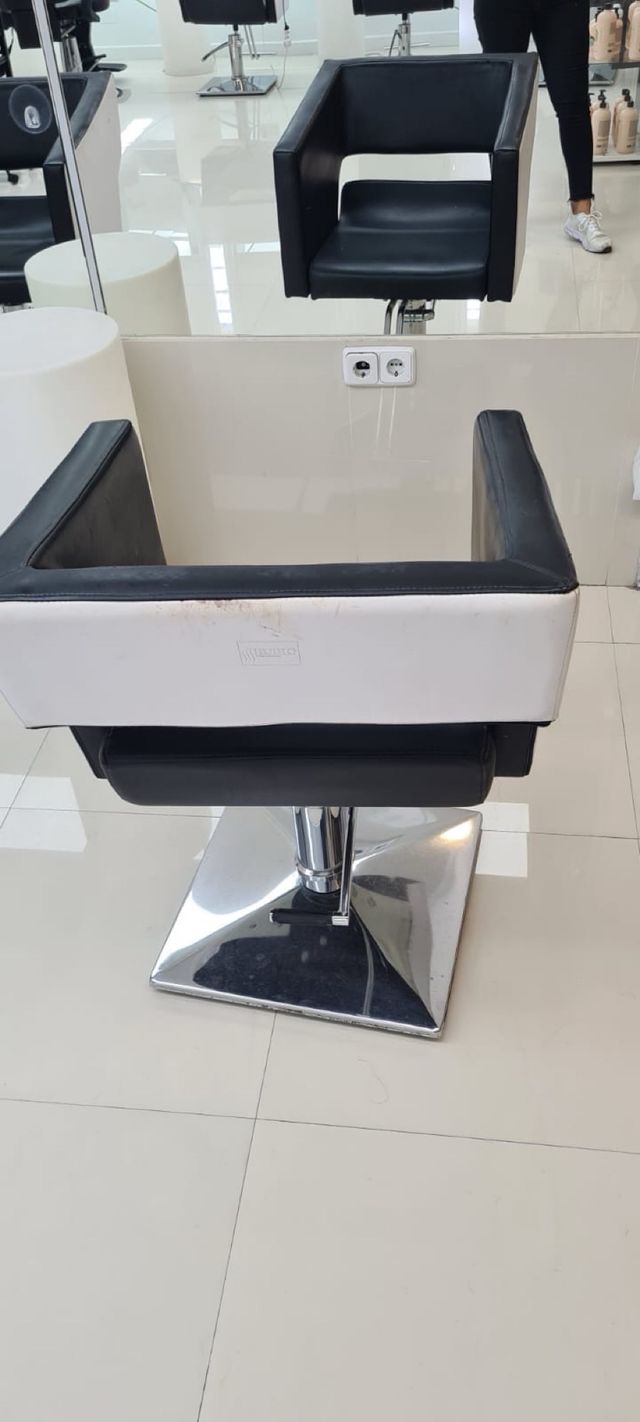 GRATIS 6 Sillones de peluquería + 3 Lavacabezas
