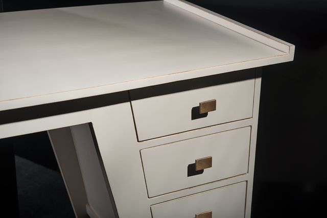 Escritorio moderno blanco y dorado