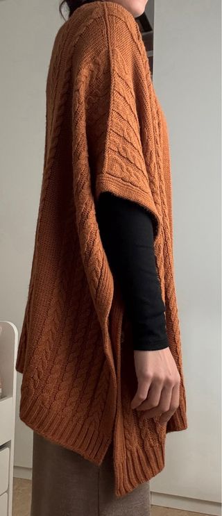Cárdigan marrón tejido con botones
