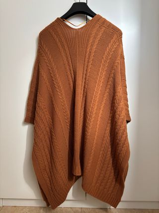 Cárdigan marrón tejido con botones