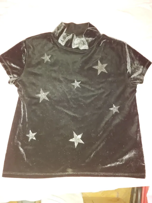 Camiseta terciopelo estrellas..Zara  ideal NAVIDAD
