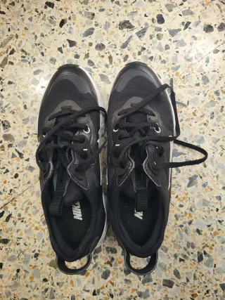 Nike Bambas Negras y Blancas
