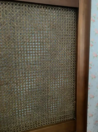 Cabecero de madera  maciza con rejilla