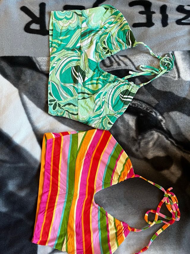 Tops halter berskha verde y multicolor