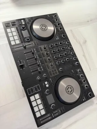 Native Instruments Traktor S4 MK3