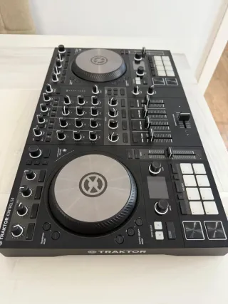 Native Instruments Traktor S4 MK3