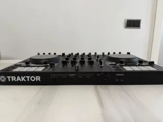 Native Instruments Traktor S4 MK3