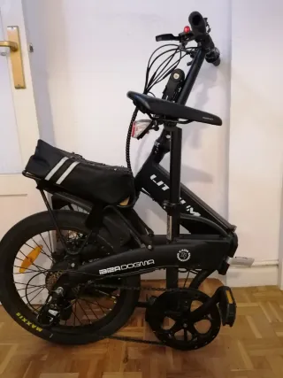 Bicicleta Eléctrica Plegable Negra