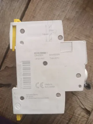 6 uds Int.magnetotérmico Acti9 iK60 1P+N 16 130€