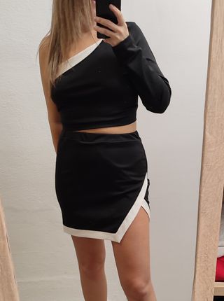 Conjunto NUEVO Shein – Falda + Camiseta Talla L