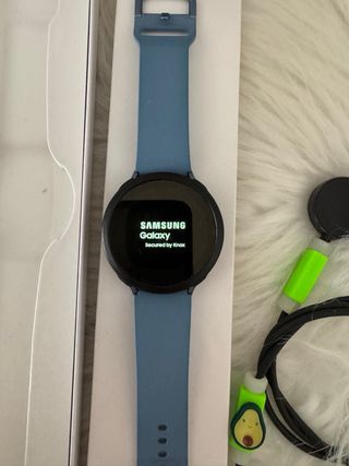 Samsung Galaxy Watch 5 + Cargador +TeléfonoSamsung