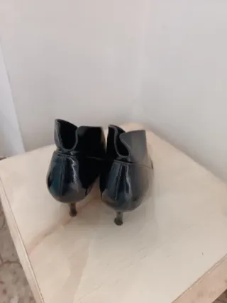 Scarpe con tacco nere lucide