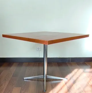 Mesa vintage estilo bistró (75x75CMS).