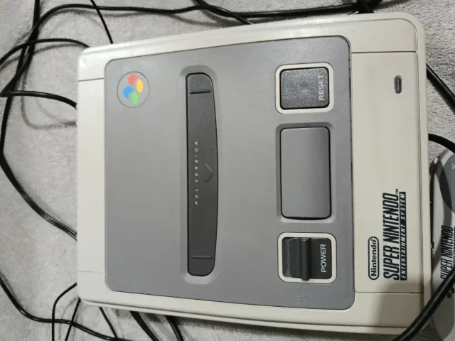 Super Nintendo con 2 mandos y Ever Drive con juego