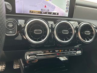 Mercedes-Benz Clase CLA 200d AMG Line, Black Line