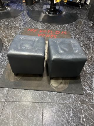 Puff cuadrado piel sintética negro