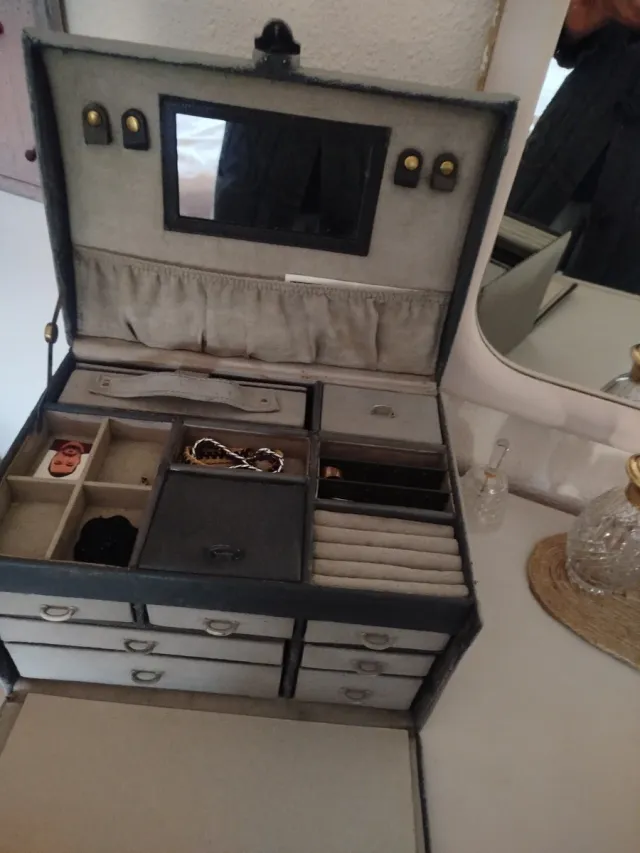 Joyero vintage gris piedra