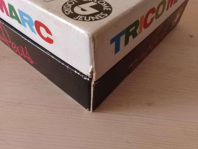 CAJA VACÍA TRICOMARC DE LA SRTA. PEPIS T
