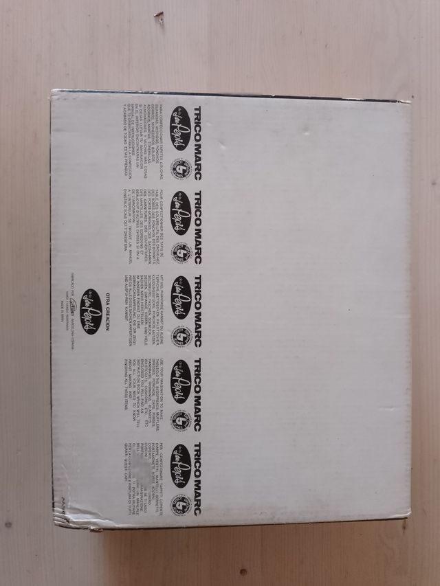 CAJA VACÍA TRICOMARC DE LA SRTA. PEPIS T