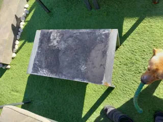 Sillones de terraza beige y gris