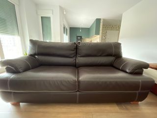 Sofá de 2 plazas en piel marrón