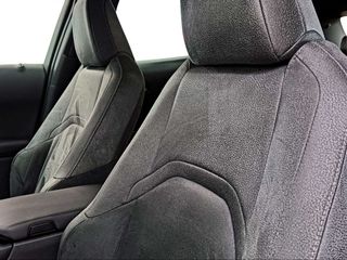 Lexus UX 2.0 300h UX Plus