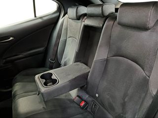 Lexus UX 2.0 300h UX Plus