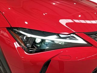 Lexus UX 2.0 300h UX Plus