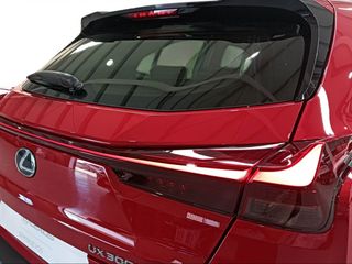 Lexus UX 2.0 300h UX Plus