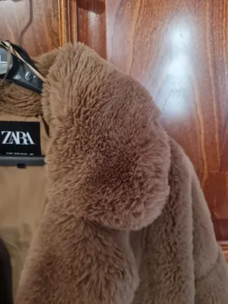 Abrigo pelo Zara beige/marrón