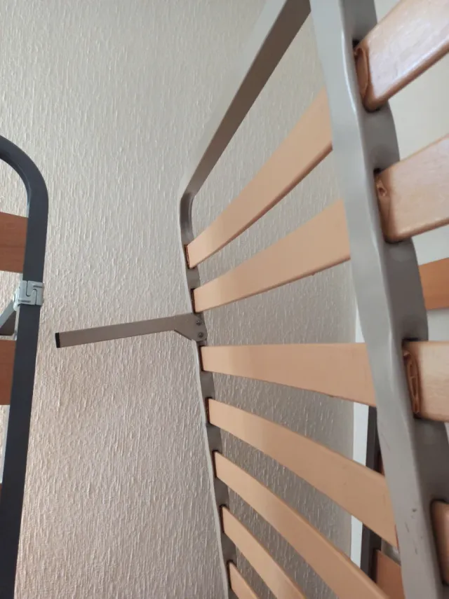 Somier láminas 135cm con patas